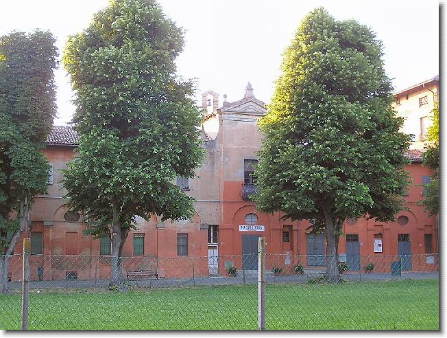 Clicca per scorrere le foto originali ingrandite