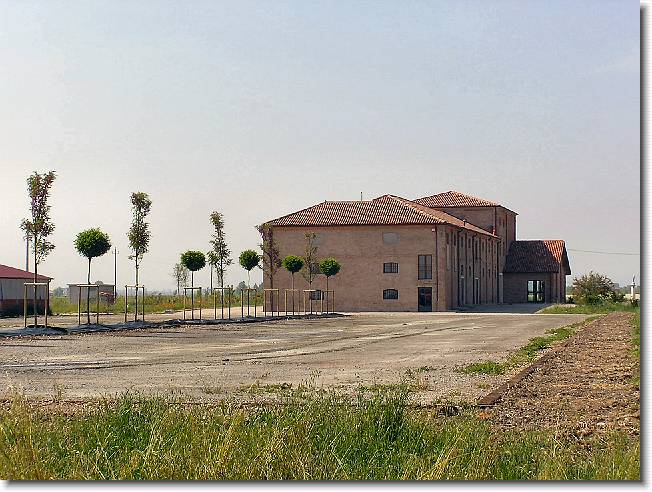 Clicca per scorrere le foto originali ingrandite