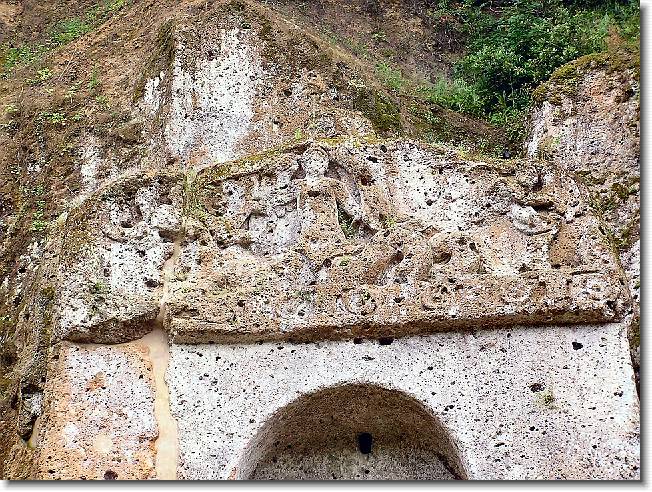 Clicca per scorrere le foto originali ingrandite