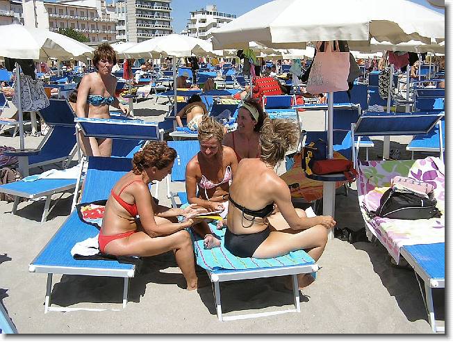 Clicca per scorrere le foto originali ingrandite