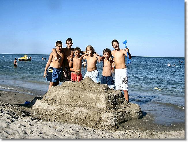 Clicca per scorrere le foto originali ingrandite