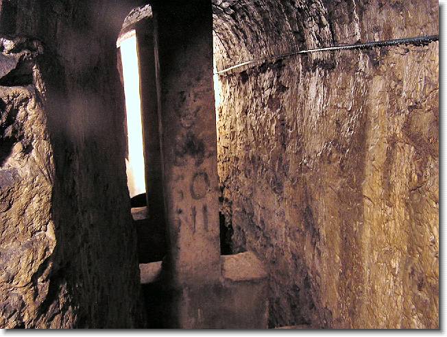 Clicca per scorrere le foto originali ingrandite