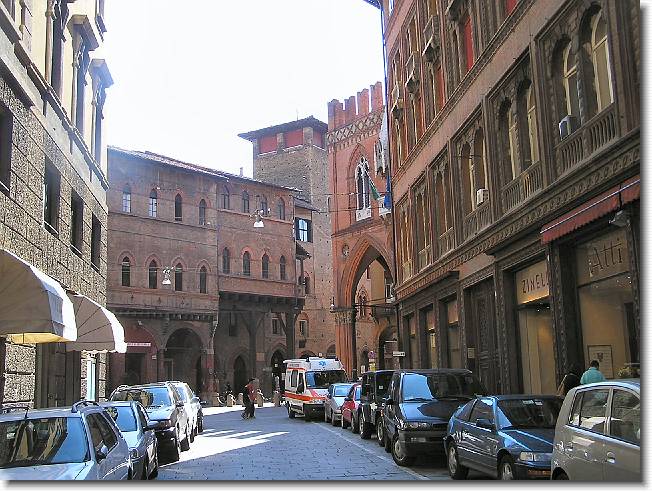 Clicca per scorrere le foto originali ingrandite