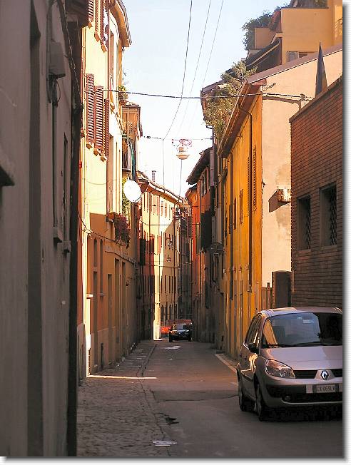Clicca per scorrere le foto originali ingrandite
