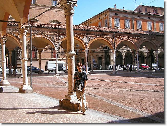 Clicca per scorrere le foto originali ingrandite