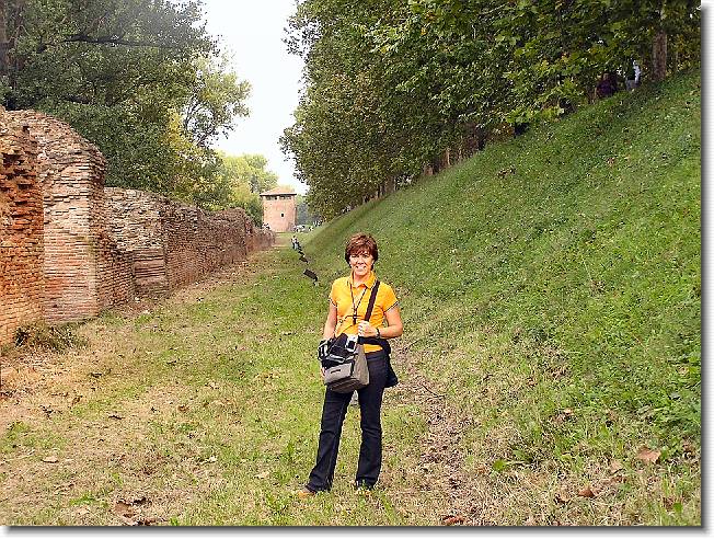 Clicca per scorrere le foto originali ingrandite