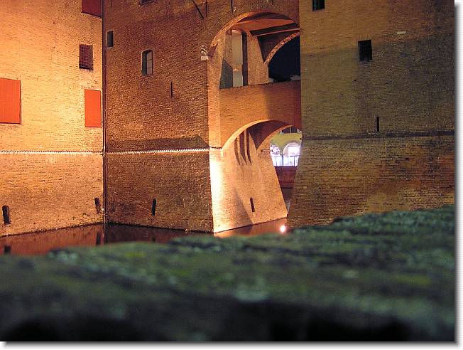 Clicca per scorrere le foto originali ingrandite