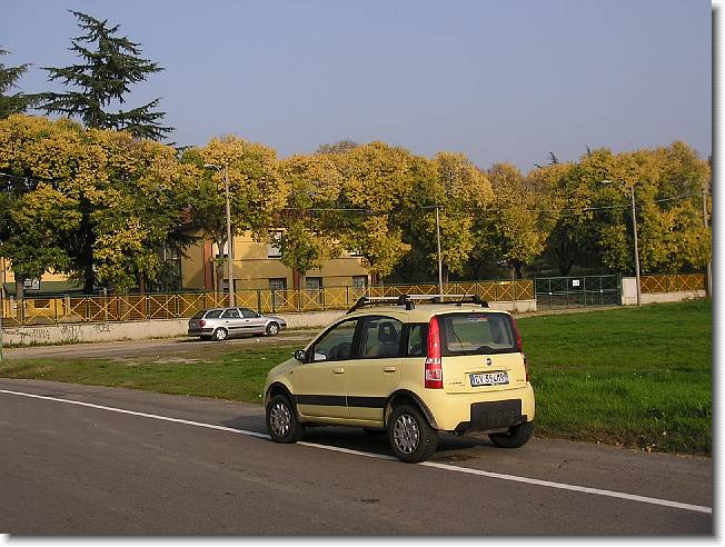 Clicca per scorrere le foto originali ingrandite