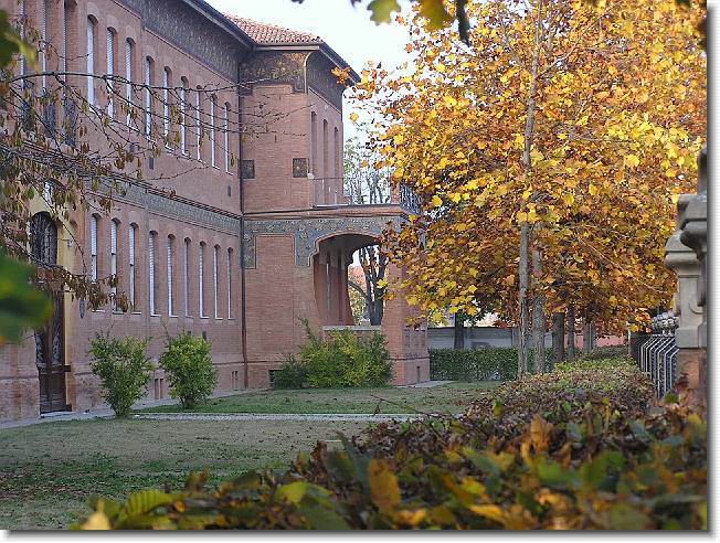 Clicca per scorrere le foto originali ingrandite