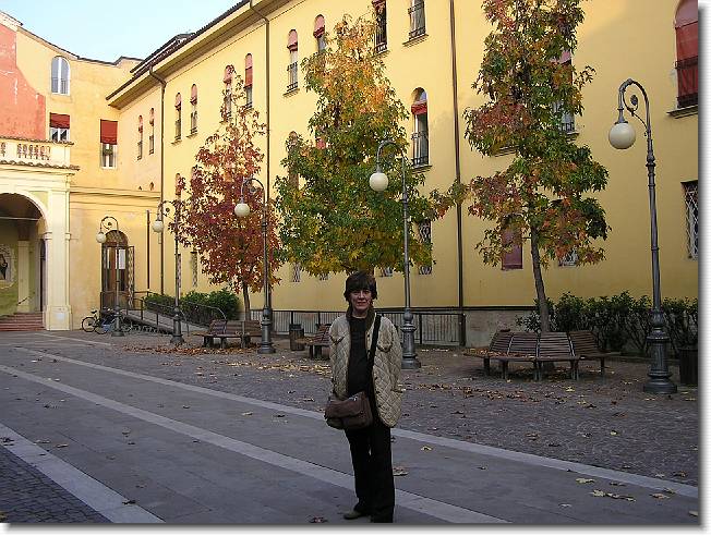 Clicca per scorrere le foto originali ingrandite