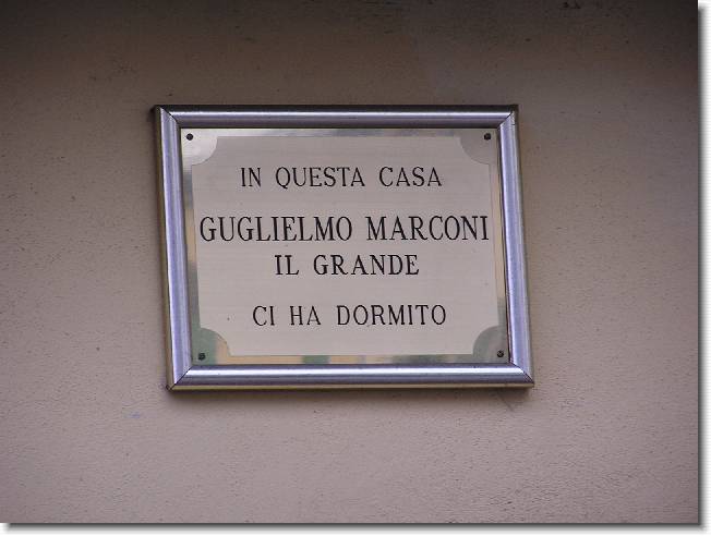Clicca per scorrere le foto originali ingrandite