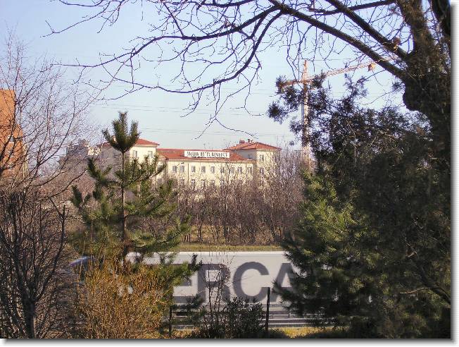 Clicca per scorrere le foto originali ingrandite