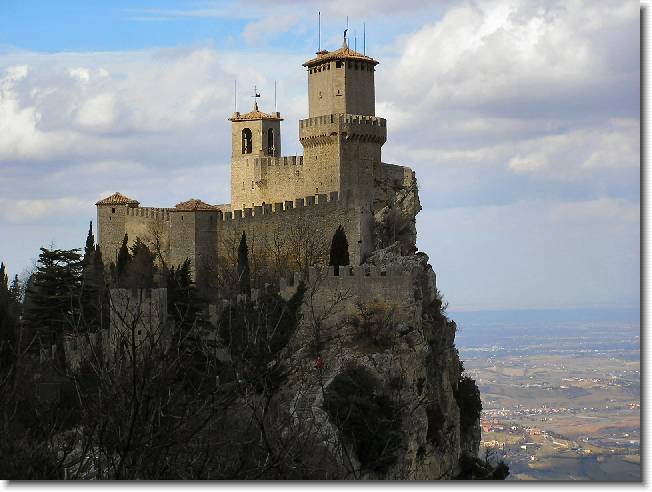 Clicca per scorrere le foto originali ingrandite