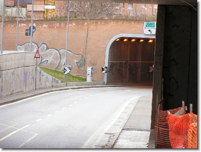 Clicca per scorrere le foto originali ingrandite
