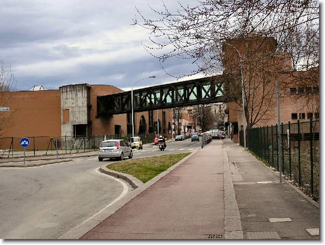 Clicca per scorrere le foto originali ingrandite