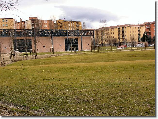 Clicca per scorrere le foto originali ingrandite