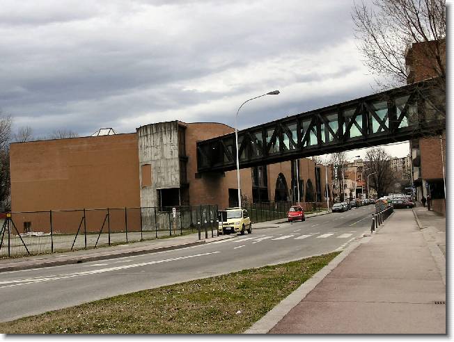 Clicca per scorrere le foto originali ingrandite