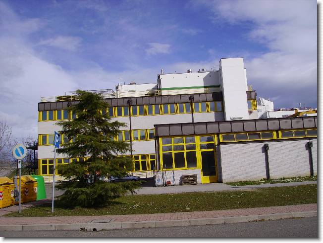 Clicca per scorrere le foto originali ingrandite