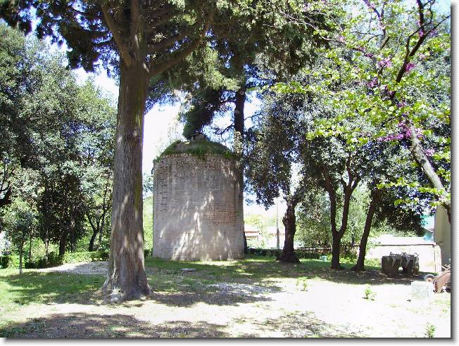 Clicca per scorrere le foto originali ingrandite