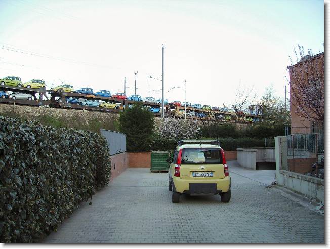 Clicca per scorrere le foto originali ingrandite