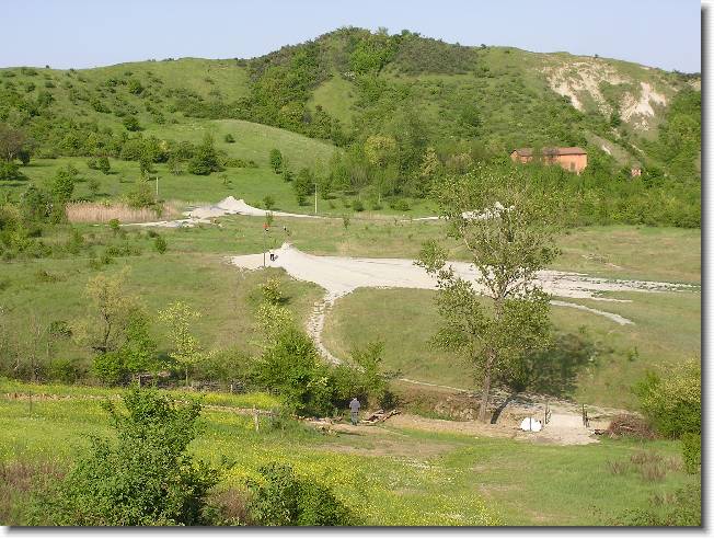Clicca per scorrere le foto originali ingrandite