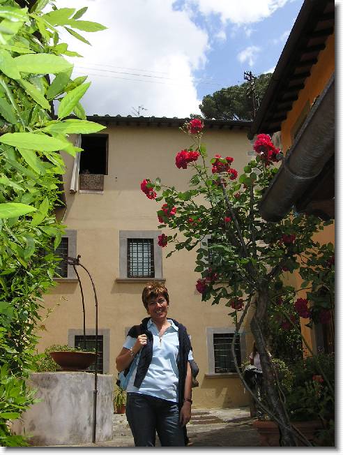 Clicca per scorrere le foto originali ingrandite