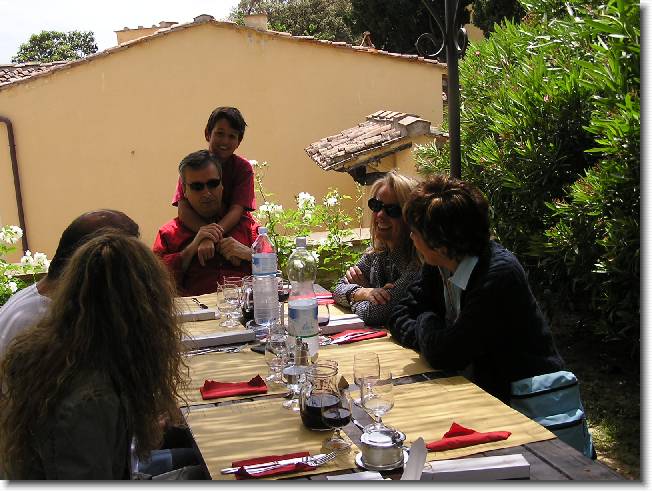 Clicca per scorrere le foto originali ingrandite