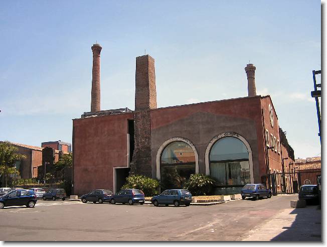 Clicca per scorrere le foto originali ingrandite