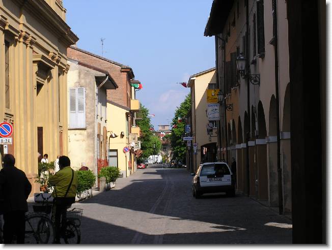 Clicca per scorrere le foto originali ingrandite