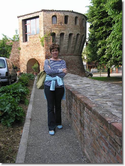 Clicca per scorrere le foto originali ingrandite