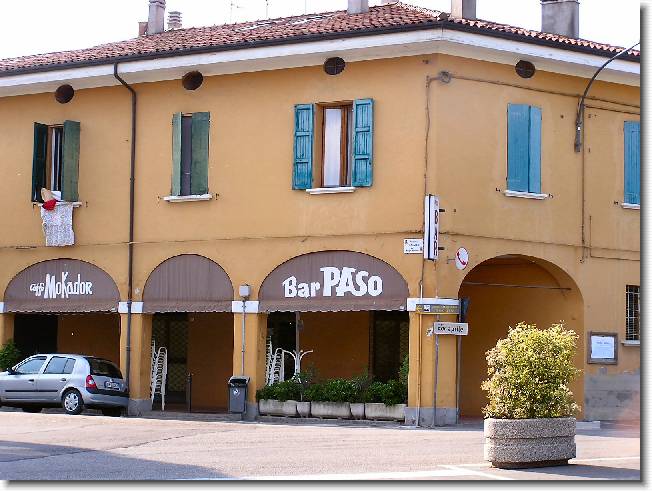 Clicca per scorrere le foto originali ingrandite