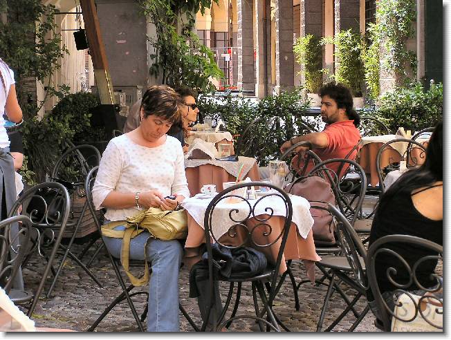 Clicca per scorrere le foto originali ingrandite