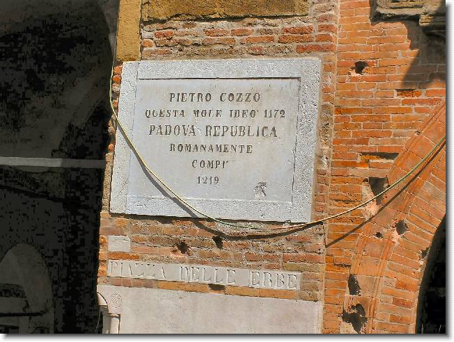 Clicca per scorrere le foto originali ingrandite