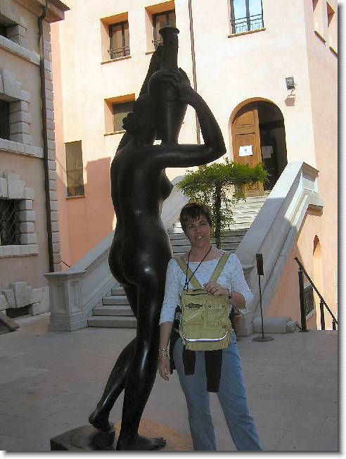 Clicca per scorrere le foto originali ingrandite