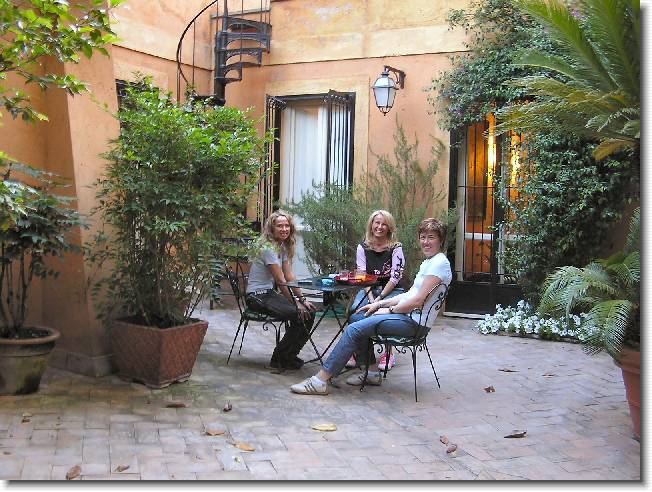 Clicca per scorrere le foto originali ingrandite