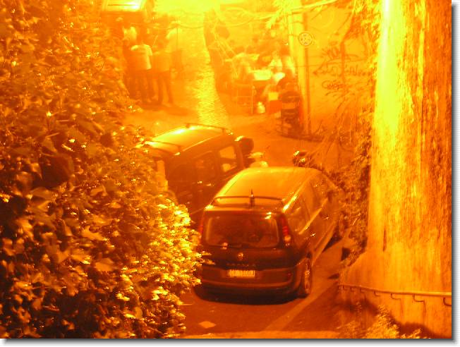 Clicca per scorrere le foto originali ingrandite
