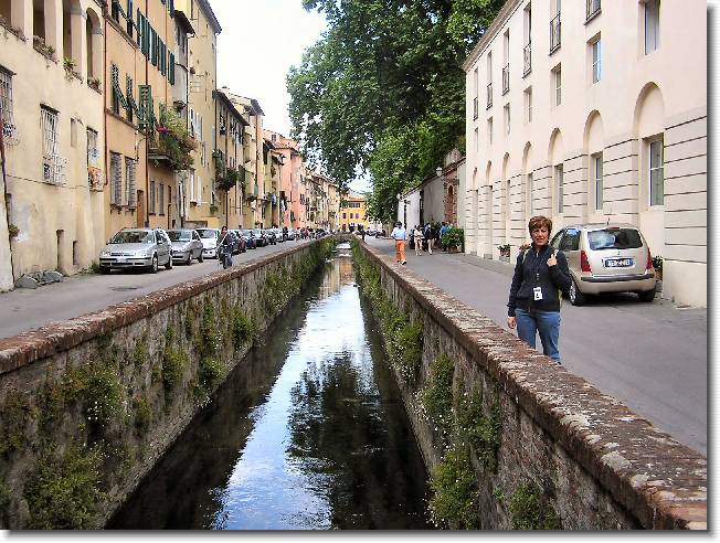 Clicca per scorrere le foto originali ingrandite
