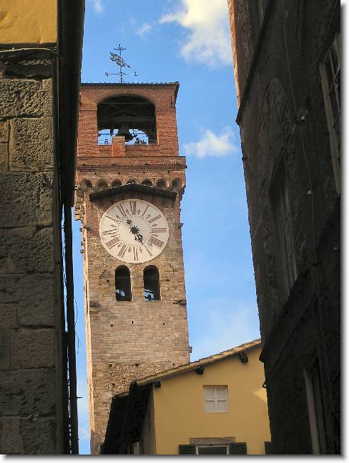 Clicca per scorrere le foto originali ingrandite