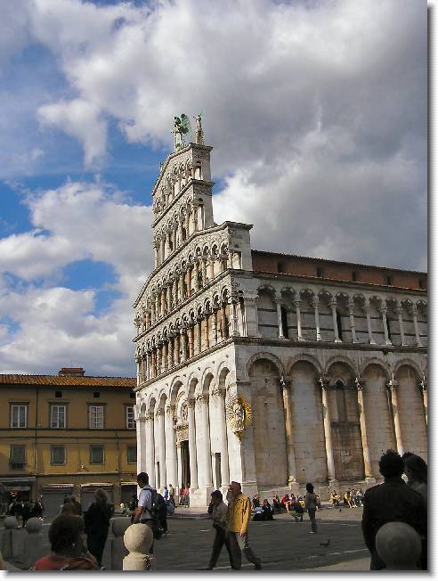 Clicca per scorrere le foto originali ingrandite