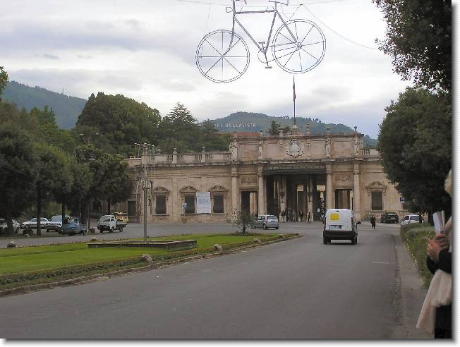 Clicca per scorrere le foto originali ingrandite