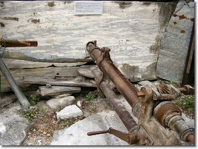 Clicca per scorrere le foto originali ingrandite