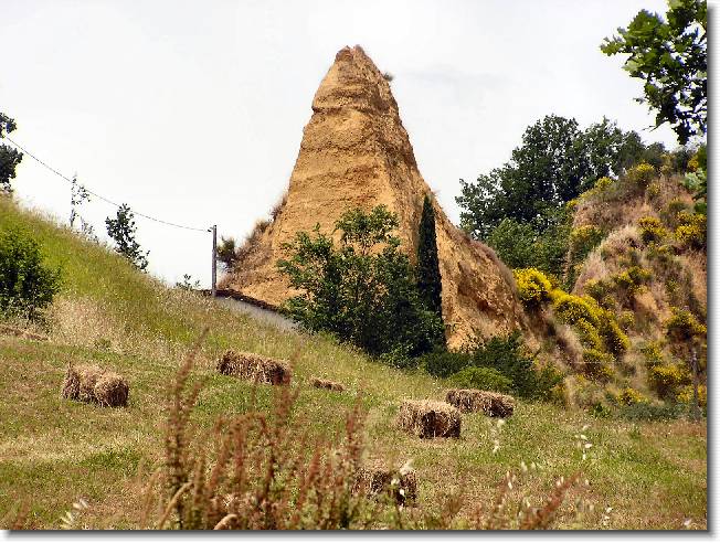 Clicca per scorrere le foto originali ingrandite