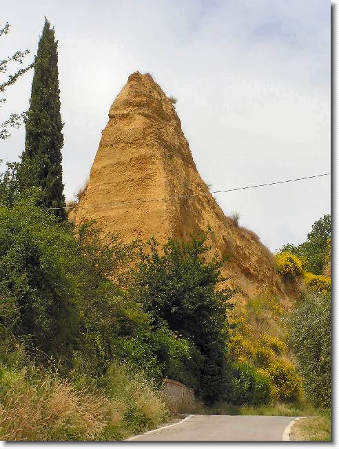 Clicca per scorrere le foto originali ingrandite