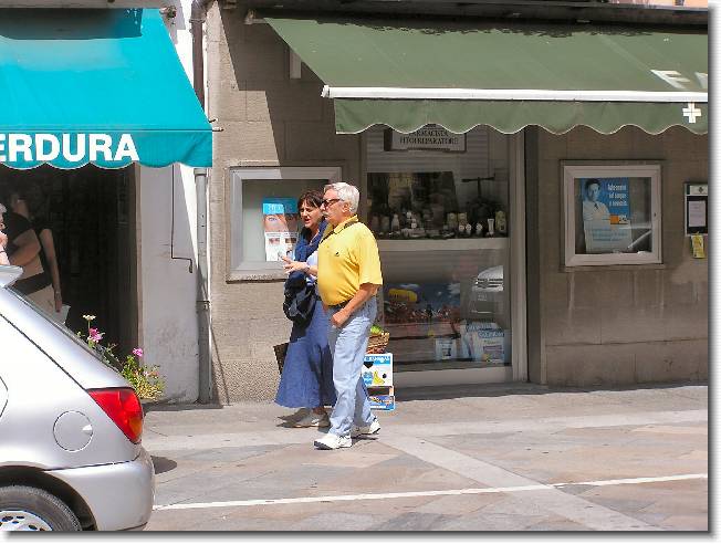 Clicca per scorrere le foto originali ingrandite