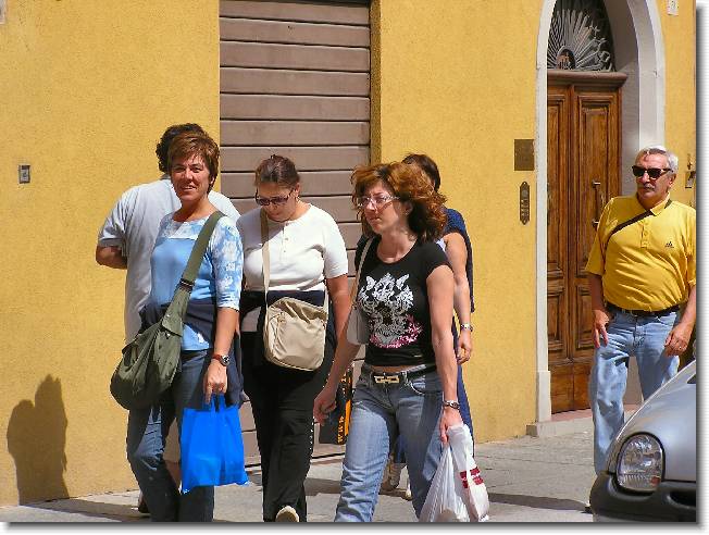 Clicca per scorrere le foto originali ingrandite