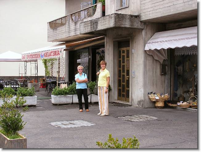 Clicca per scorrere le foto originali ingrandite