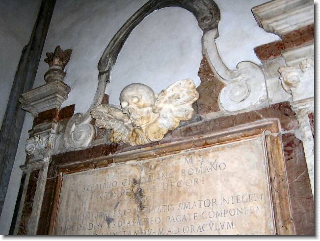 Clicca per scorrere le foto originali ingrandite