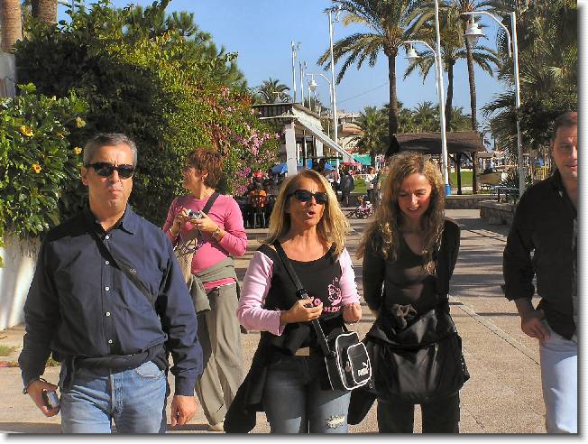 Clicca per scorrere le foto originali ingrandite