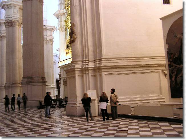 Clicca per scorrere le foto originali ingrandite