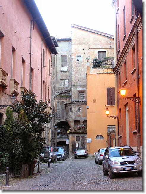 Clicca per scorrere le foto originali ingrandite